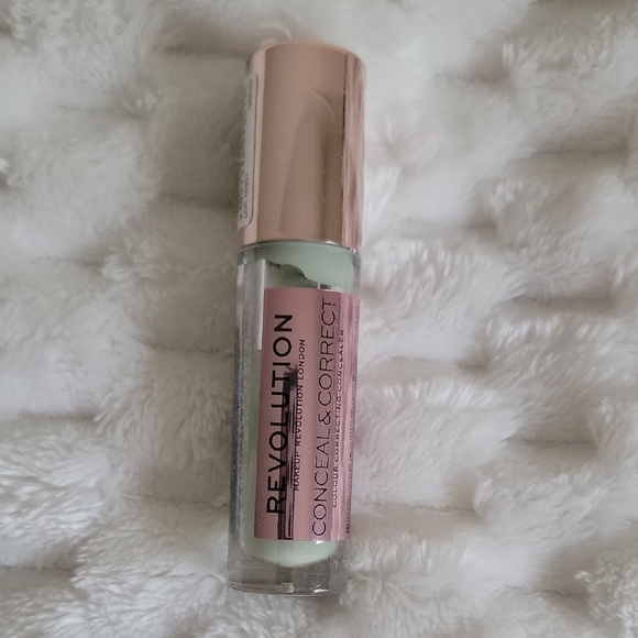 Revolution Green Concealer for Flawless Coverage - Picture 1 of 3